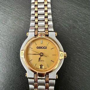 Vintage Gucci Ladies 9000L watch.